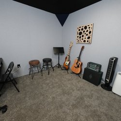 Newsong Studio - Guitar lesson room