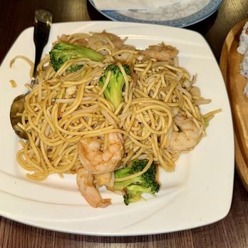 Lilli & Loo - Gluten Free Lo Mein Noodles - Chinese Near Me - New York, New York Lilli & Loo - Gluten Free Lo Mein Noodles - Chinese Near Me - New York, New York