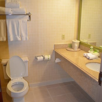 Holiday Inn Express Birch Run - Bathroom - Hotels Near Me - Birch Run, Michigan Holiday Inn Express Birch Run - Bathroom - Hotels Near Me - Birch Run, Michigan