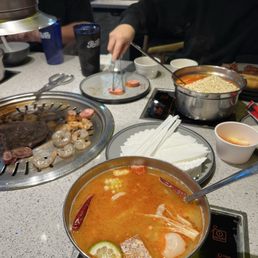 Tom yum hot pot