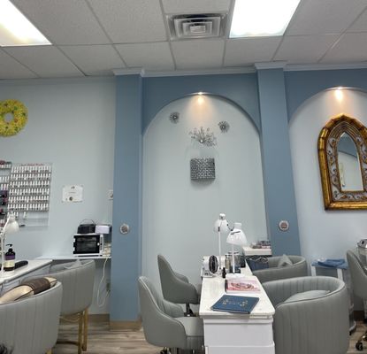 Lux Nails And Spa