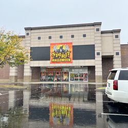 Spirit Halloween - Front of building