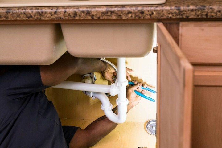 Slide of Lynch Heating & Plumbing