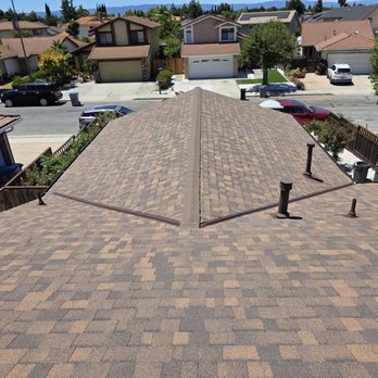 Spotlight Roofing - Completed roof wirh shingles - Roofing Near Me - San Mateo, California Spotlight Roofing - Completed roof wirh shingles - Roofing Near Me - San Mateo, California