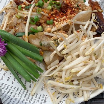 Temsib Eatery & Bar - Pad Thai - Thai Near Me - Bellevue, Washington