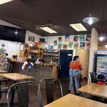 Las Fronteras - Additional seating and front ordering desk - Salvadoran Near Me - Beaverton, Oregon