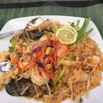 Nicky's Thai Kitchen - Mix Seafood Pad Tai - Thai Near Me - Pittsburgh, Pennsylvania