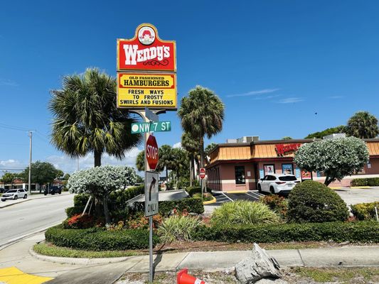 Wendy's by null