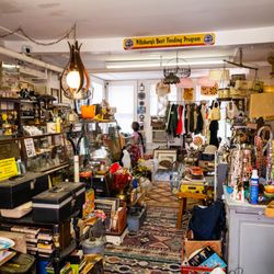 STuFF with IGGIE - A Curiosity Shoppe - Pic 1