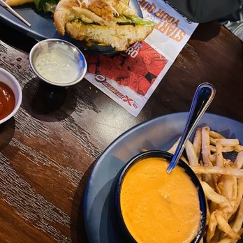 ComicX Restaurant Bar & Store - Soggy chicken and clumpy soup - American Near Me - Phoenix, Arizona