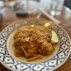Sawasdee Authentic Thai - Chicken pad Thai