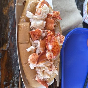 Captain Scott's Lobster Dock - Seafood Near Me - New London, Connecticut