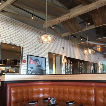 Maggie McFly's - New American Near Me - Virginia Beach, Virginia