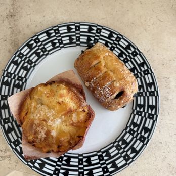 Heidelberg Cafe & Bistro - Apple MUFFIN - Breakfast & Brunch Near Me - Laguna Beach, California Heidelberg Cafe & Bistro - Apple MUFFIN - Breakfast & Brunch Near Me - Laguna Beach, California
