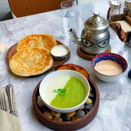 Qattama, pot of Tary Tea, Cauliflower and Broccoli Cream Soup... it was a great meal... Qattama, pot of Tary Tea, Cauliflower and Broccoli Cream Soup... it was a great meal...