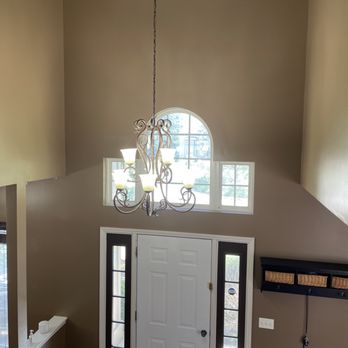 Ultimate Finish Remodeling - Entryway before - Painters Near Me - Lake Zurich, Illinois Ultimate Finish Remodeling - Entryway before - Painters Near Me - Lake Zurich, Illinois