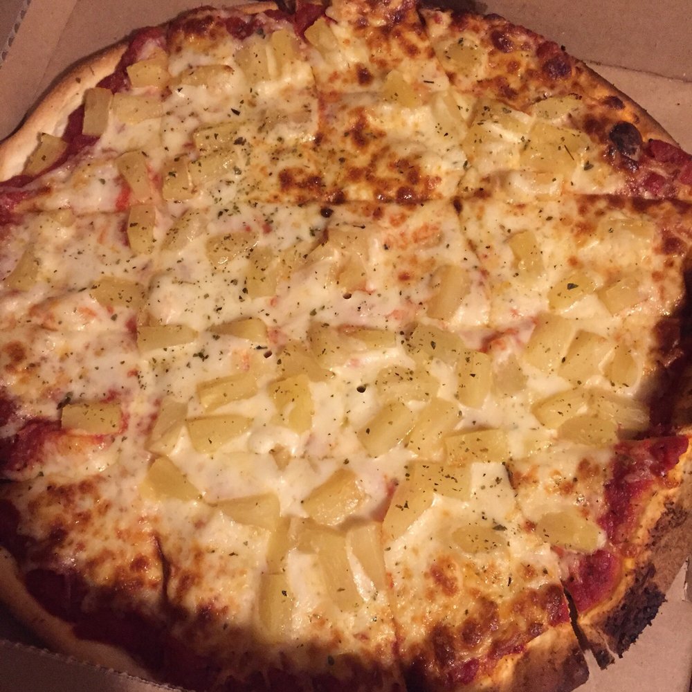 Rosatis Carol Stream Geneva - Pineapples were supposed to only be on half the pizza - Pizza Near Me - Carol Stream, Illinois