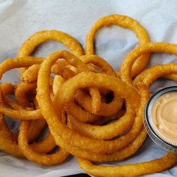 Onion rings- well shaped, very crispy and tasty sauce
