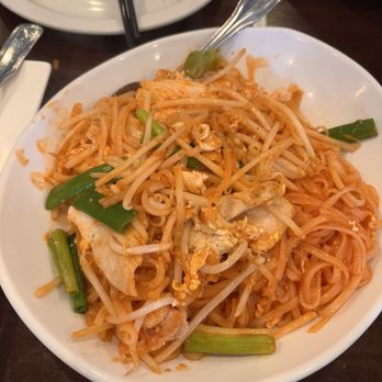 Phnom Penh House - Cha Kathiw with chicken - similar to pad thai ( if more bean sprouts and peanuts) 3/5 - Cambodian Near Me - Alameda, California