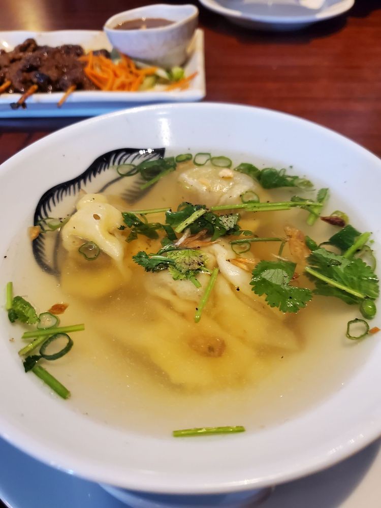 Order Wonton Soup food online from Thang Long Thai & Vietnamese store, Madison Heights on bringmethat.com