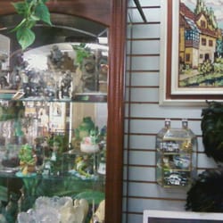 Corona Rose Flowers & Gifts - A peek at the Shop.