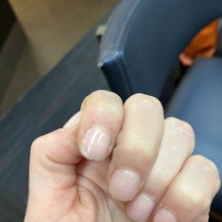 Hoa Sen at Madison Valley - Sen Salon - The pointer top the dip is completely gone down to my natural nail.