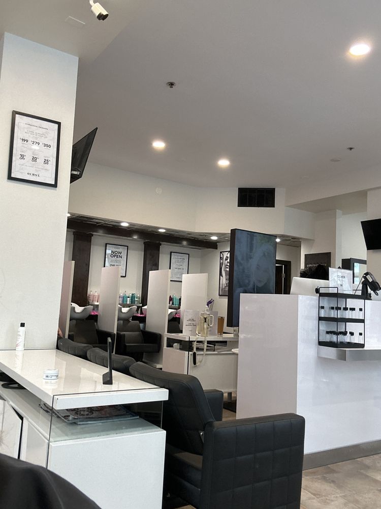 Ochoa Salon & Spa Logo