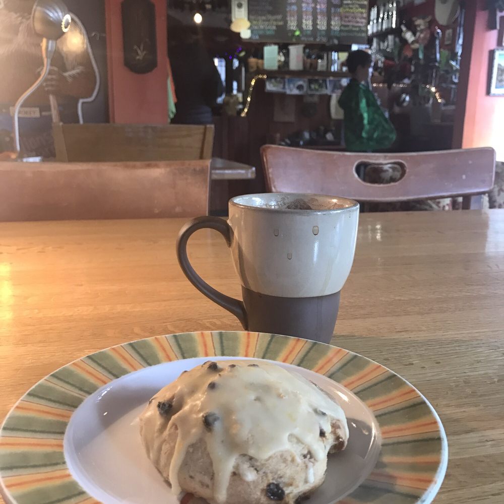 A Muddy Cup - Latte and scone. Neither were worth it - Coffee & Tea Near Me - Seattle, Washington