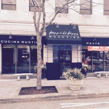 Pazzi Di Pizza - Pizza Near Me - Elmhurst, Illinois Pazzi Di Pizza - Pizza Near Me - Elmhurst, Illinois