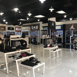 Shoe Palace