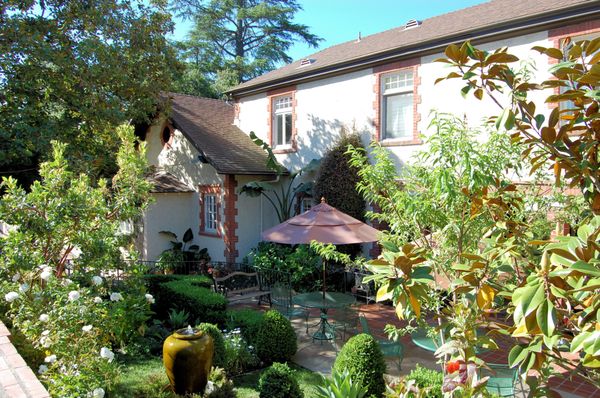 Alexander Gardens by null