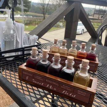 Enoch's Stomp Vineyard & Winery - Wine flights - New American Near Me - Harleton, Texas