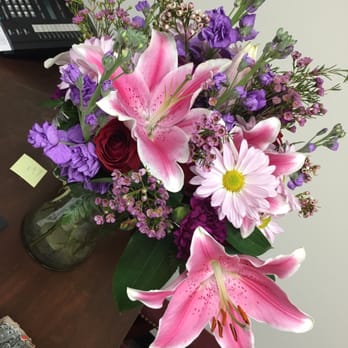 Rennie's Flower Shoppe - Beautiful bouquet, and smells amazing! - Florists Near Me - North Andover, Massachusetts Rennie's Flower Shoppe - Beautiful bouquet, and smells amazing! - Florists Near Me - North Andover, Massachusetts