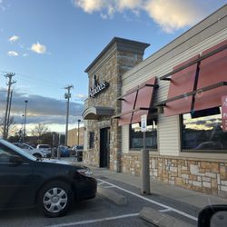 Applebee's Grill + Bar - Outside