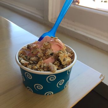 Little Sparrow Cafe - Strawberry shortcake with coconut - Ice Cream & Frozen Yogurt Near Me - Albuquerque, New Mexico