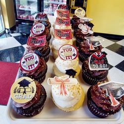 Miss Moffett’s Mystical Cupcakes - Graduation cupcakes