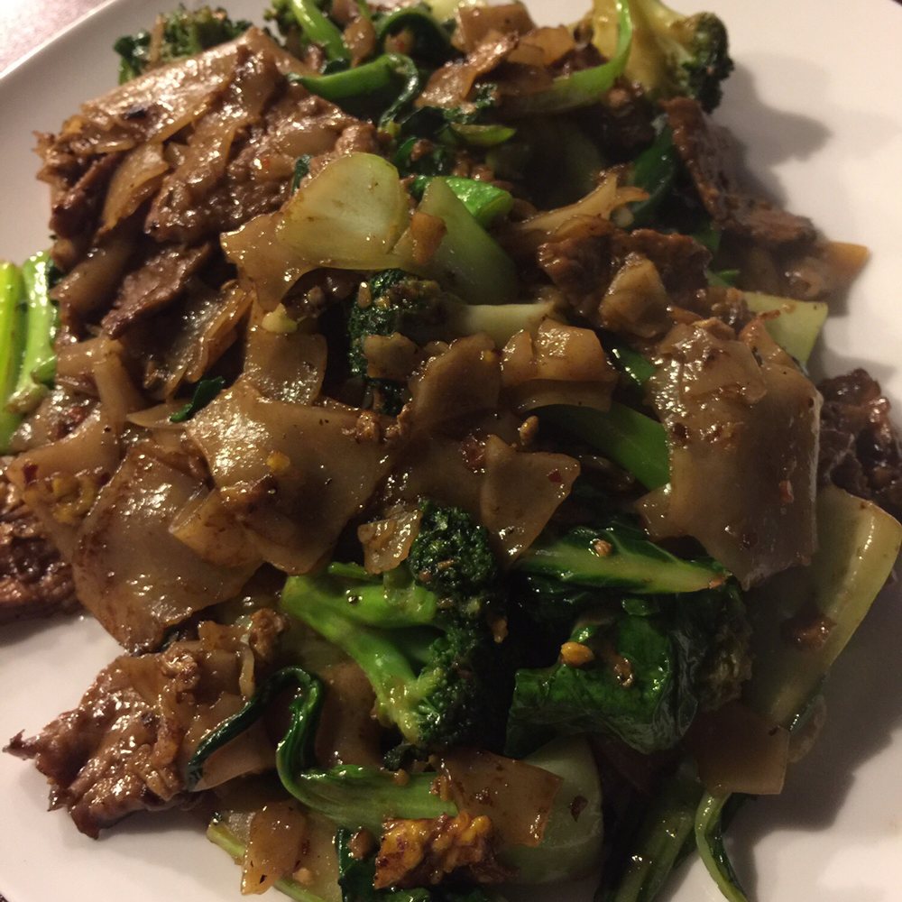 Thai Thip Restaurant - Beef pad see ew - Thai Near Me - Hurst, Texas Thai Thip Restaurant - Beef pad see ew - Thai Near Me - Hurst, Texas