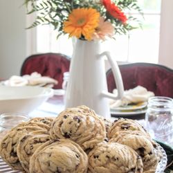Lovely Lorraine's Bakery - Chocolate Chip Cookies