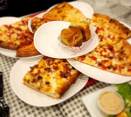 Palace Pizza by null