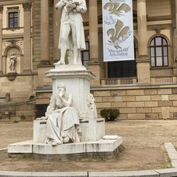 Schiller-Denkmal - Schiller-Denkmal