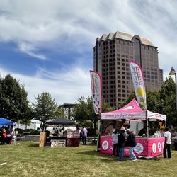 Sweet Spot Ice Cream Cafe - Mobile tent set up