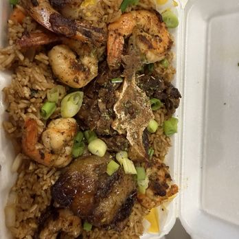 A Lil This A Lil That - Oxtail and shrimp fried rice - Food Trucks Near Me - Humble, Texas