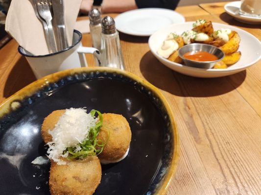 GiGi von tapas by null