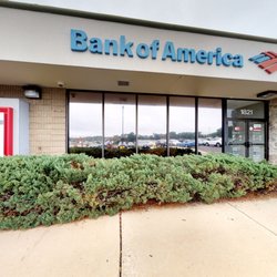 Bank of America Financial Center - Storefront