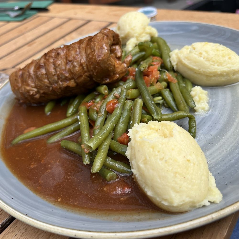 Schnitzelei Mitte - Roulade (vegan) - Schnitzel Near Me - Berlin, BE Schnitzelei Mitte - Roulade (vegan) - Schnitzel Near Me - Berlin, BE