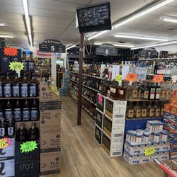 M & R Liquor