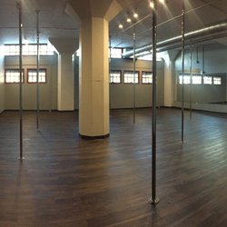 Ecole de Pole Cleveland - Panoramic shot of the Main Studio.