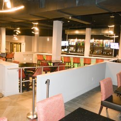 5th Avenue Restaurant and Lounge