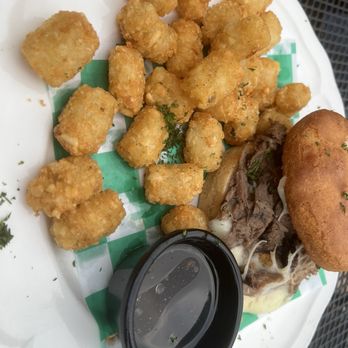 HopScotch & Vine - Pot Roast Sandwich and tater tots - New American Near Me - Plainfield, Illinois