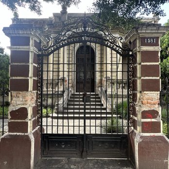 Corredor Cultural Chapultepec - Colonial homes. - Public Plazas Near Me - Guadalajara, JAL
